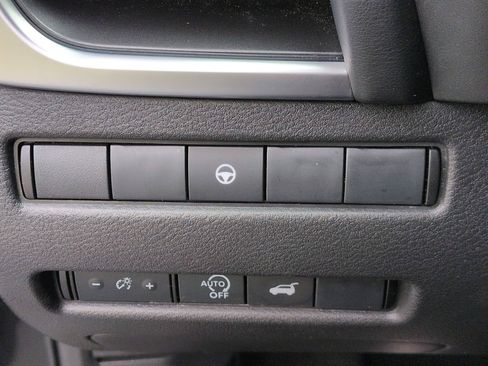 Used 2026 Nissan Rogue SV AWD/4WD image 17