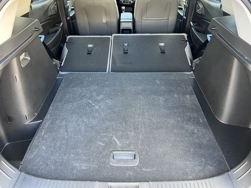 Used 2025 Chevrolet Trax ACTIV w/ Sunroof Package image 19