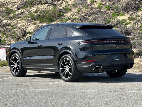 Certified 2025 Porsche Cayenne Coupe image 3