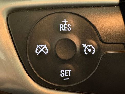 Used 2017 GMC Canyon SLE w/ SLE Convenience Package image 13