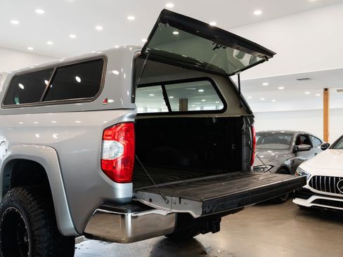 Used 2014 Toyota Tundra SR5 w/ SR5 Upgrade Package AWD/4WD image 8