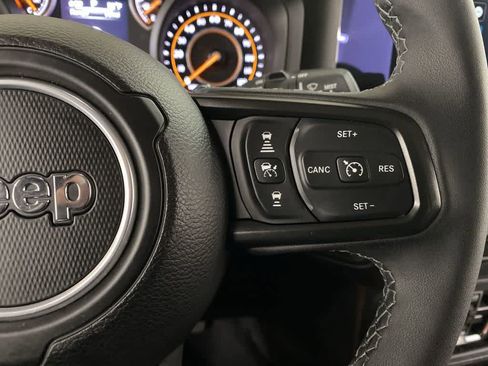 Used 2025 Jeep Wrangler Sport S AWD/4WD image 21