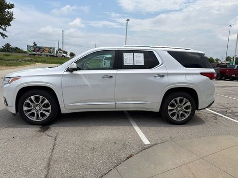 Used 2020 Chevrolet Traverse Premier w/ LPO, Floor Liner Package AWD/4WD image 6