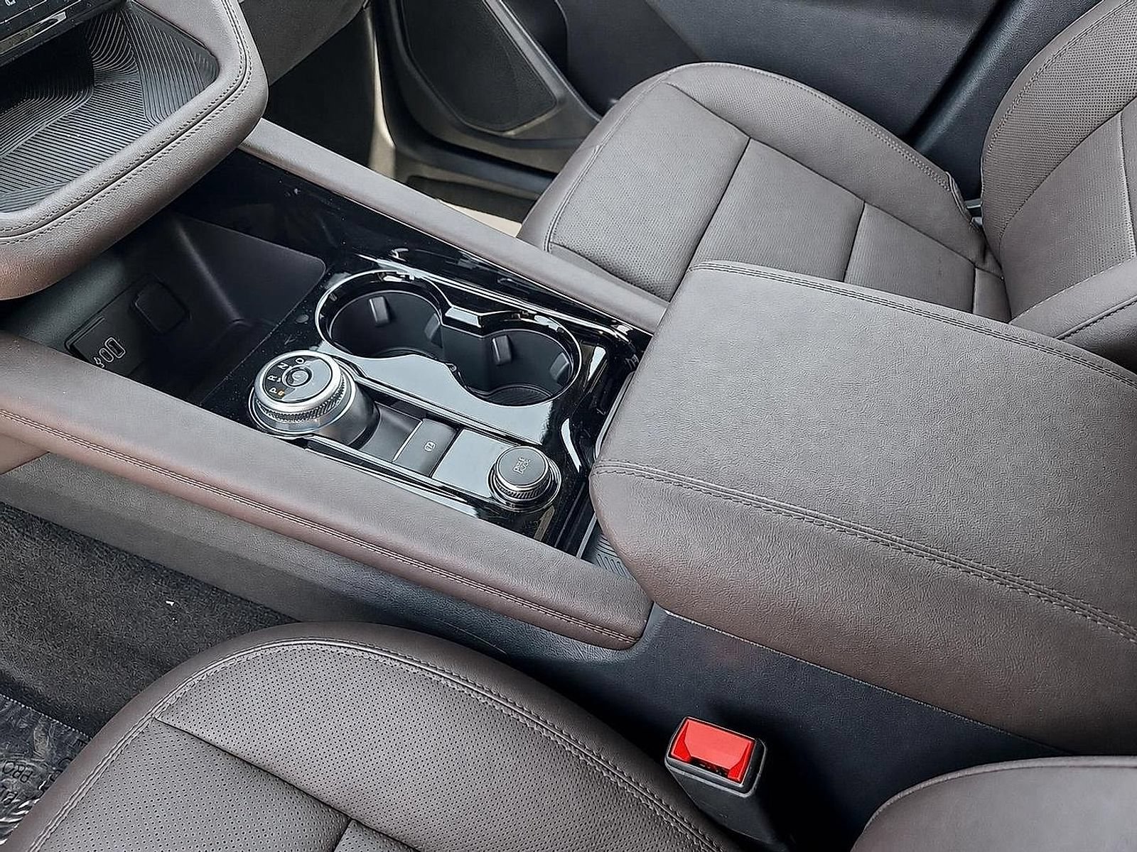 New 2026 Ford Explorer Platinum RWD image 24