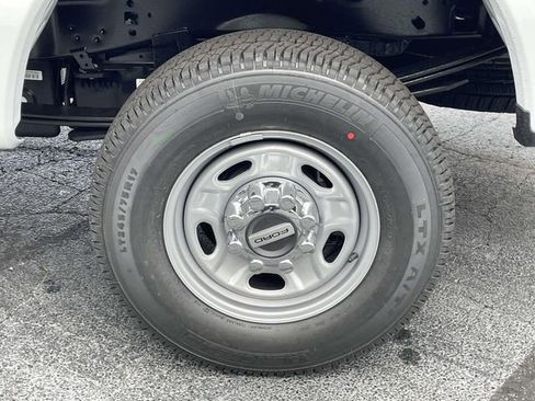 New 2026 Ford F250 XL w/ XL Chrome Package image 8