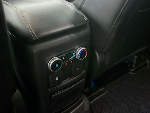 Used 2022 Ford Explorer Limited image 27