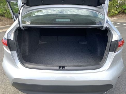 Used 2025 Toyota Corolla LE image 32