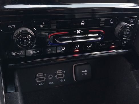 Used 2022 Jeep Grand Cherokee L Limited image 31