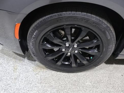 Used 2016 Chrysler 300 C AWD/4WD image 9