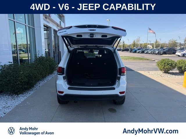 Used 2018 Jeep Grand Cherokee Laredo AWD/4WD image 8