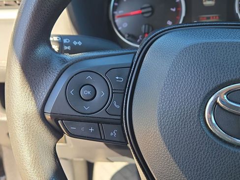 Used 2021 Toyota RAV4 LE image 21