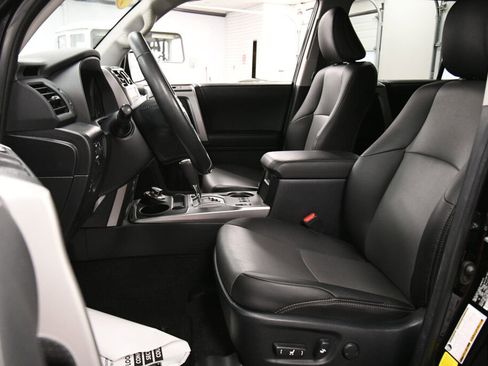 Certified 2024 Toyota 4Runner SR5 Premium image 9