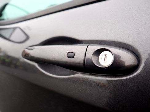 Used 2019 Jeep Cherokee Trailhawk image 24