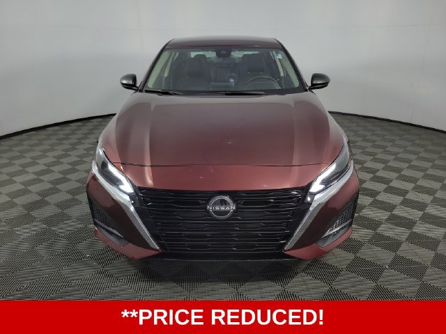 Used 2025 Nissan Altima 2.5 SV FWD image 2