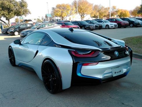 Used 2015 BMW i8 Base image 9