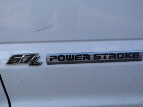 Used 2021 Ford F250 Platinum w/ FX4 Off-Road Package AWD/4WD image 11