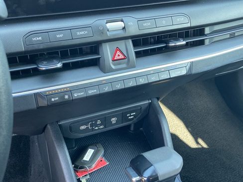 Used 2025 Kia K4 FWD image 38