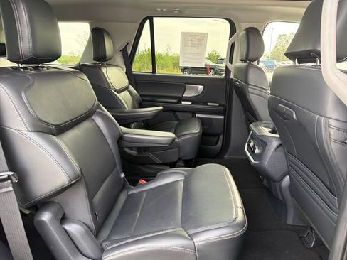 Used 2025 Ford Expedition Platinum AWD/4WD image 52