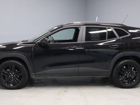 Used 2025 Chevrolet Trax ACTIV w/ Sunroof Package image 7