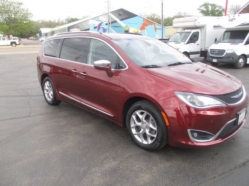 Used 2019 Chrysler Pacifica Limited FWD image 7