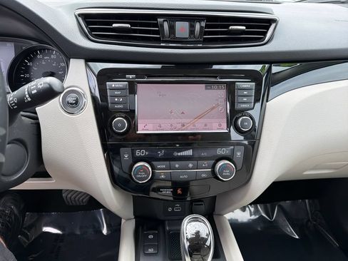 Certified 2021 Nissan Rogue Sport SL w/ Premium Package FWD image 27