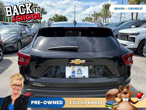 Used 2025 Chevrolet Trax LT FWD image 6