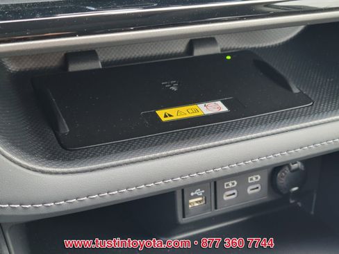 Used 2023 Toyota Highlander Limited FWD image 26