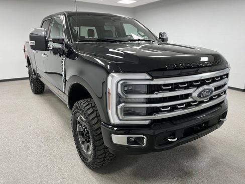 Used 2024 Ford F350 Platinum w/ Tremor Off-Road Package AWD/4WD image 2