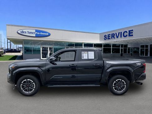 Used 2024 Toyota Tacoma TRD Sport w/ TRD Sport Upgrade Package RWD image 5