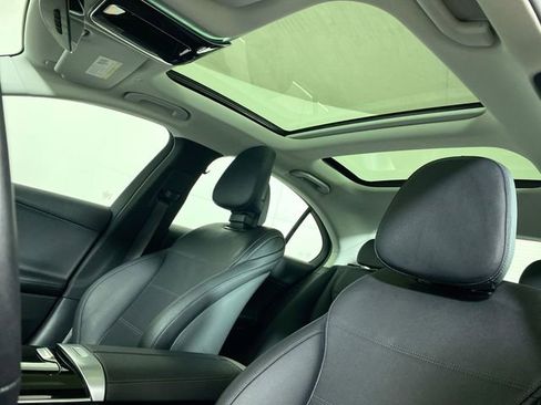 Used 2025 Mercedes-Benz C 300 Sedan image 17