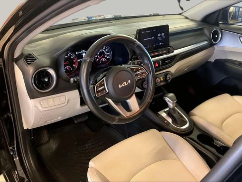 Used 2022 Kia Forte LXS w/ LXS Technology Package FWD image 16