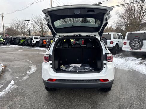 New 2026 Jeep Compass Latitude image 37