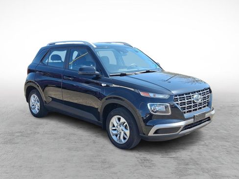 Used 2020 Hyundai Venue SEL FWD image 7