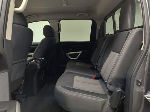 Used 2023 Nissan Titan SV w/ SV Convenience Package AWD/4WD image 21