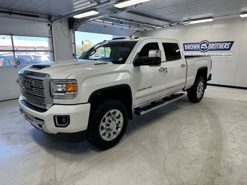 Used 2019 GMC Sierra 2500 Denali w/ Duramax Plus Package AWD/4WD image 1