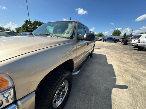 Used 2004 GMC Sierra 2500 SLT w/ Skid Plate Package AWD/4WD image 20