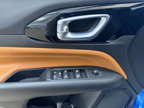 Used 2024 Jeep Compass Limited image 12