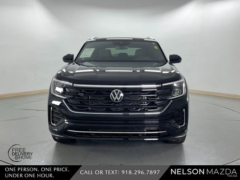 Used 2025 Volkswagen Atlas Cross Sport SEL Premium R-Line image 2