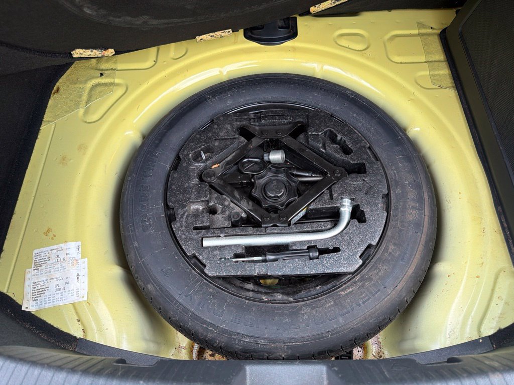 Used 2014 Volkswagen Beetle GSR FWD image 8