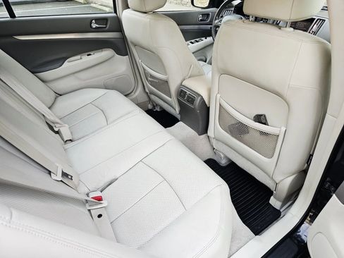 Used 2010 INFINITI G37 x Sedan w/ Premium Pkg image 12