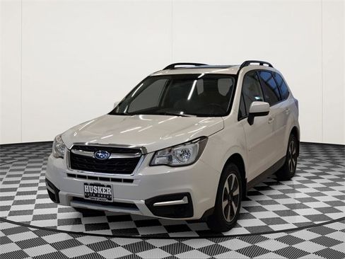 Used 2017 Subaru Forester 2.5i Premium w/ All-Weather Package image 9