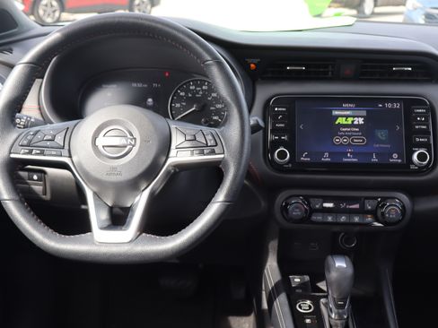 Used 2023 Nissan Kicks SR w/ SR Premium Package FWD image 13