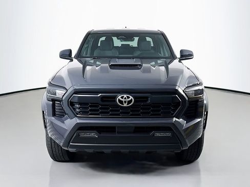 Used 2025 Toyota Tacoma TRD Sport AWD/4WD image 2