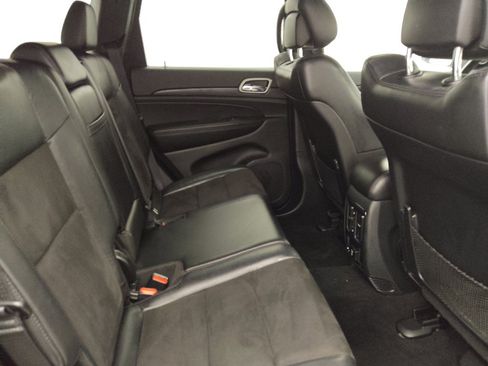 Used 2020 Jeep Grand Cherokee Altitude RWD image 19