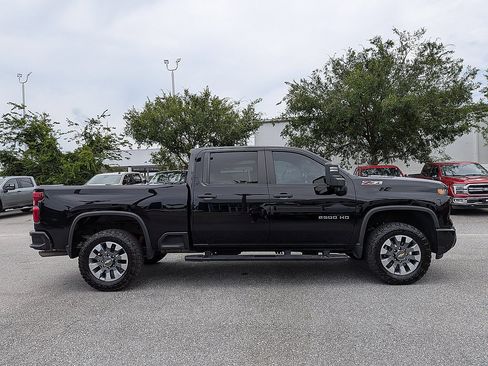Used 2024 Chevrolet Silverado 2500 Custom AWD/4WD image 2