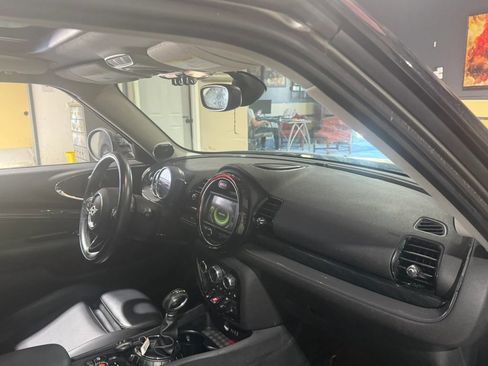 Used 2017 MINI Cooper Clubman S image 12