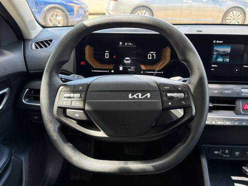 Used 2025 Kia K4 FWD image 30