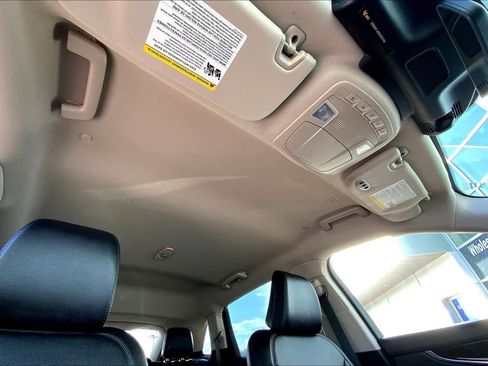 Used 2023 Lincoln Nautilus FWD w/ Premium Package image 14