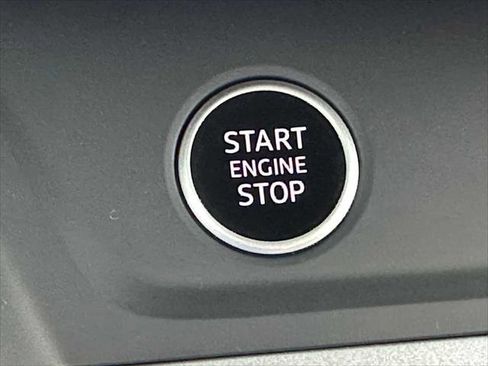 New 2025 Audi Q3 2.0T Premium image 39