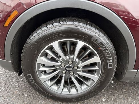 Certified 2023 Lincoln Nautilus Reserve image 30